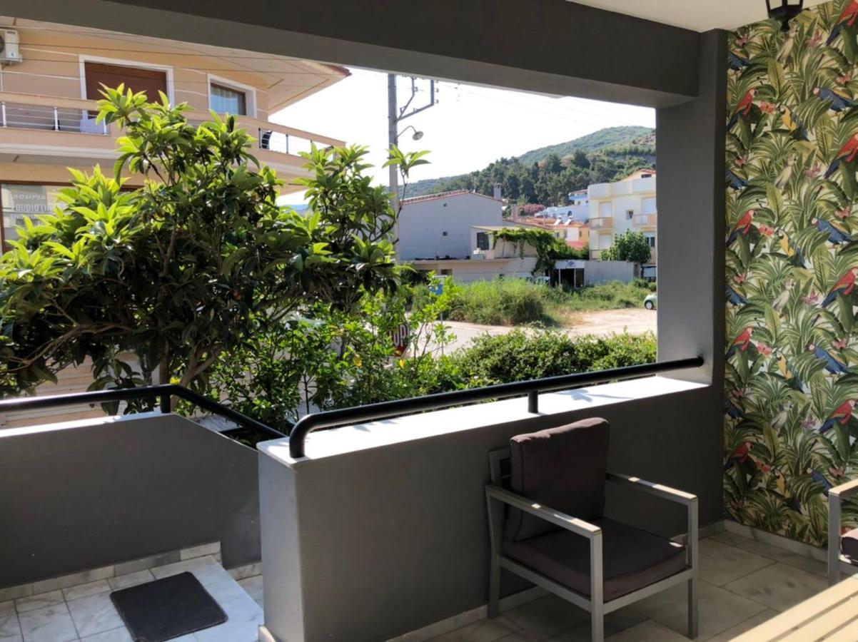 Glykanisos Suites Néa Péramos Exterior foto